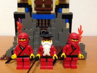 レゴ 3052 赤ニンジャの砦 Ninja Fire Fortress レゴブロック Lego 作り方を紹介サイト レゴラボ Legolab